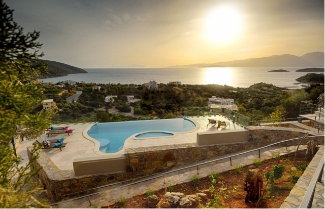 Luxury villa  for sale close to the town of Aghios Nikolaos 