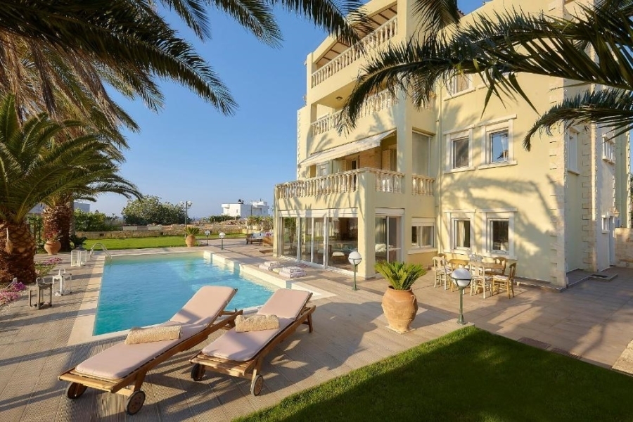 Aristocratic Villa for sale in Gouves of Heraklion 