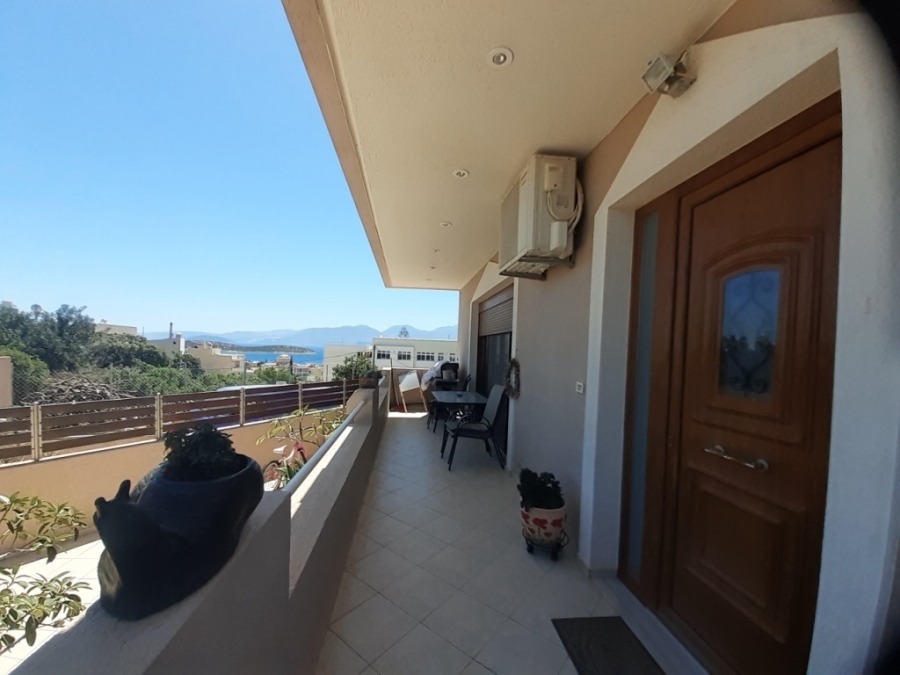 First floor apartment for sale close to the sea in Aghios Nikolaos 