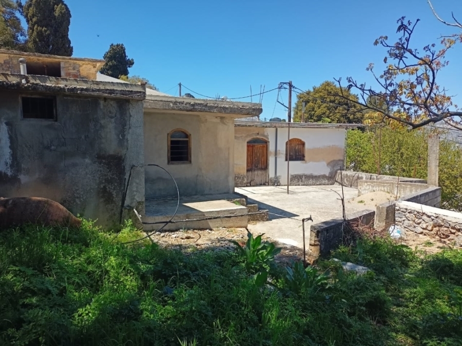 Two storey old house for sale wihin Psychro, Lassihiou 