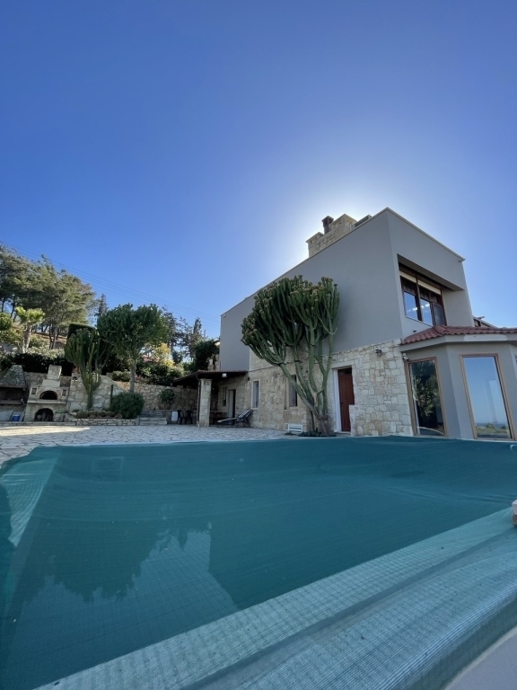Wonderful villa for  sale close to Heraklion 
