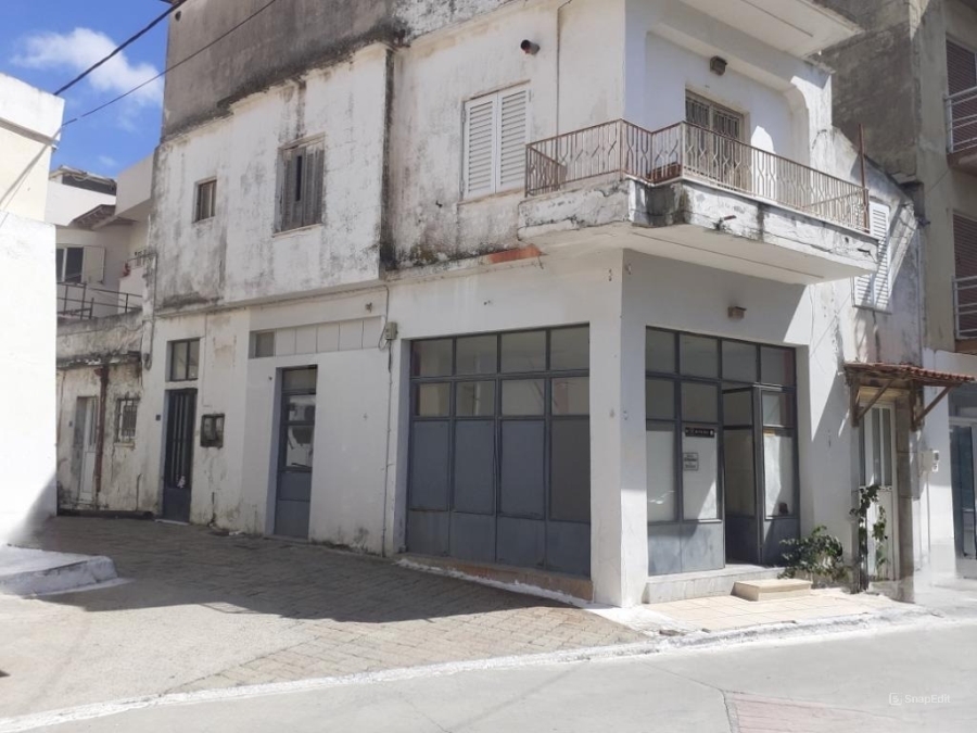 A three-storey building  for sale in the area Neapolis 