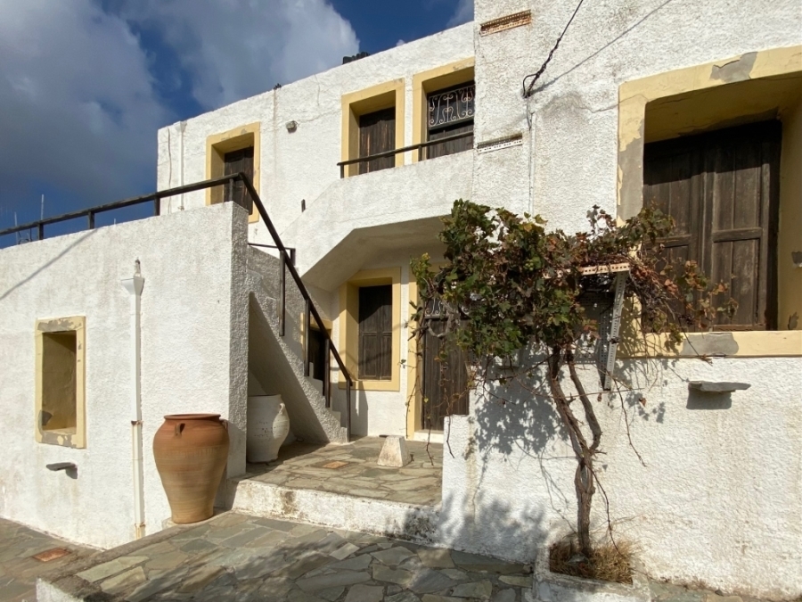 House for sale in a picturesque village of Crete 