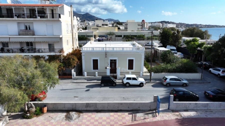 Angular detached house for sale next to the sea, Ierapetra 