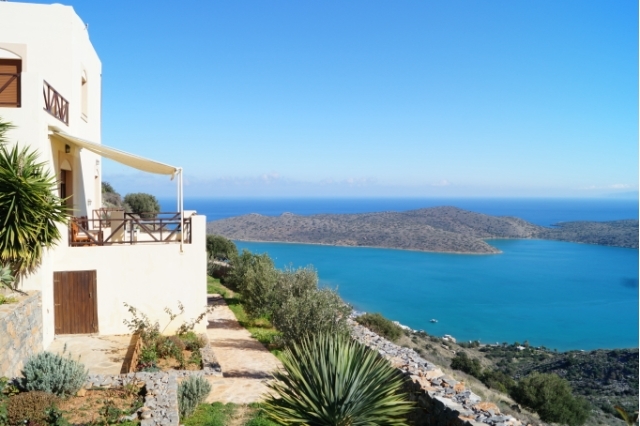 Α villa of 200m2  for sale in the cosmopolitan Elounda 